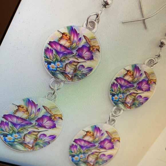 NWOT - Trendy Retro French Hummingbird Glass Drop Charm Fashion Pierced Earrings - Picture 10 of 13